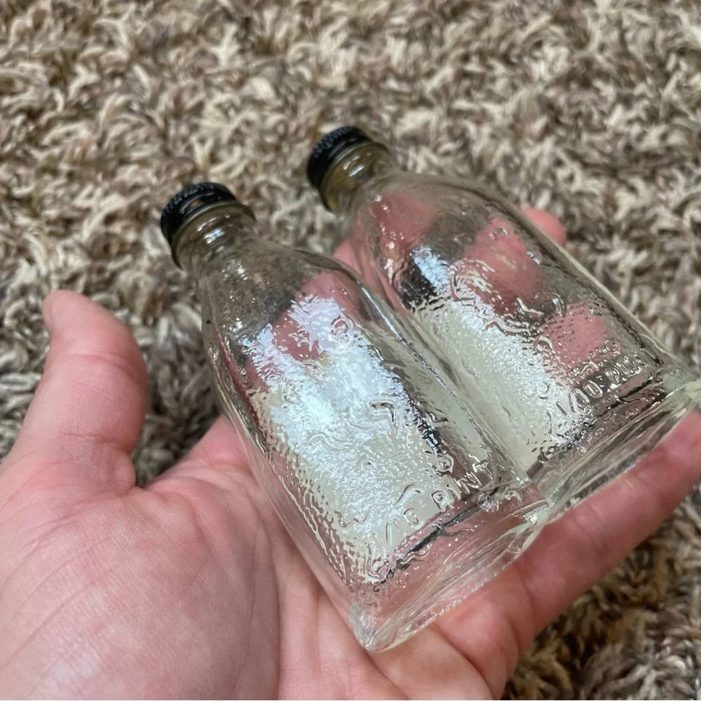Seagram’s Gin Salt and Pepper Shakers
